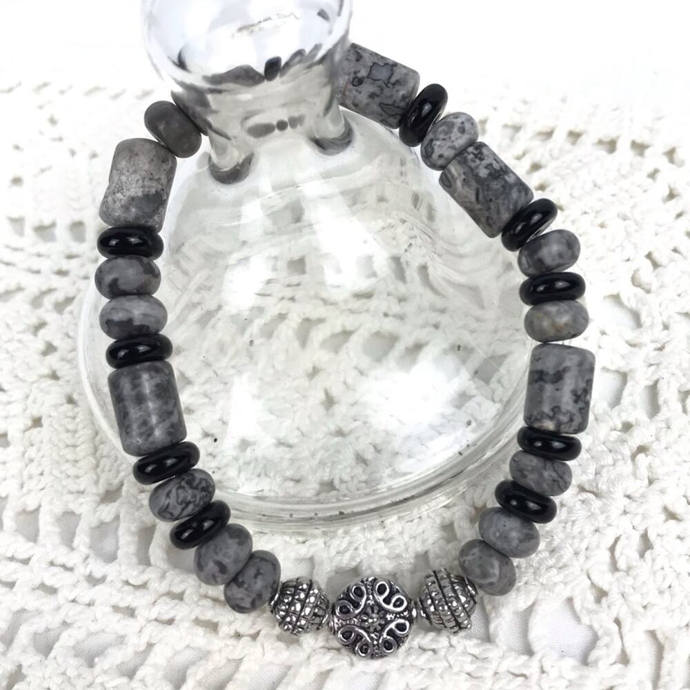 Bracelet Gray Marbled Stone Silver Accents Stretch